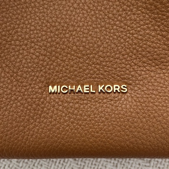 {🌟HP Michael Kors 🌟} NWOT Raven Pebble Leather Tote Camel/Gold - Picture 5 of 6